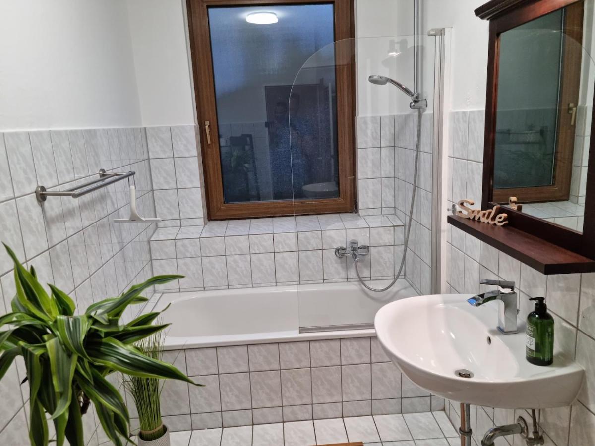 Charysma - Weserufer, Stylish, Schlafzimmer Mit Smart-Tv, 2 Parkplaetze Hamelin Buitenkant foto