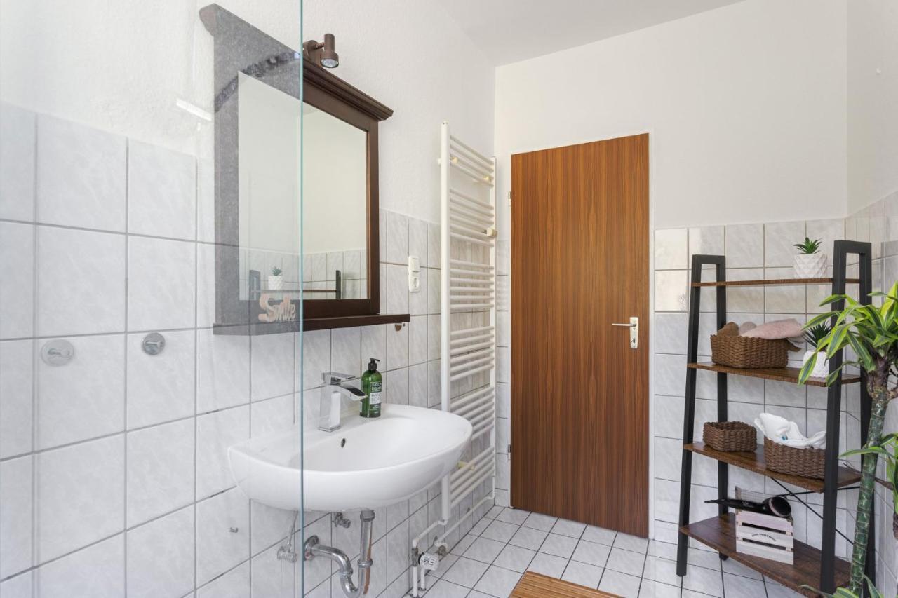 Charysma - Weserufer, Stylish, Schlafzimmer Mit Smart-Tv, 2 Parkplaetze Hamelin Buitenkant foto